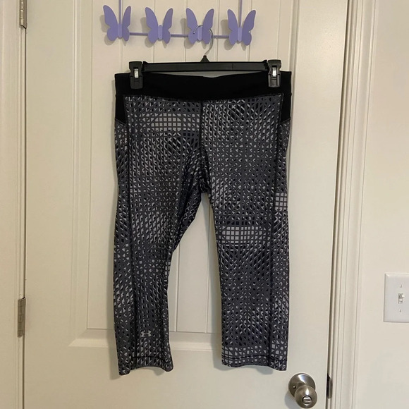 Under Armour women’s heat gear patterned crop‎ active leggings — XL - Picture 1 of 7